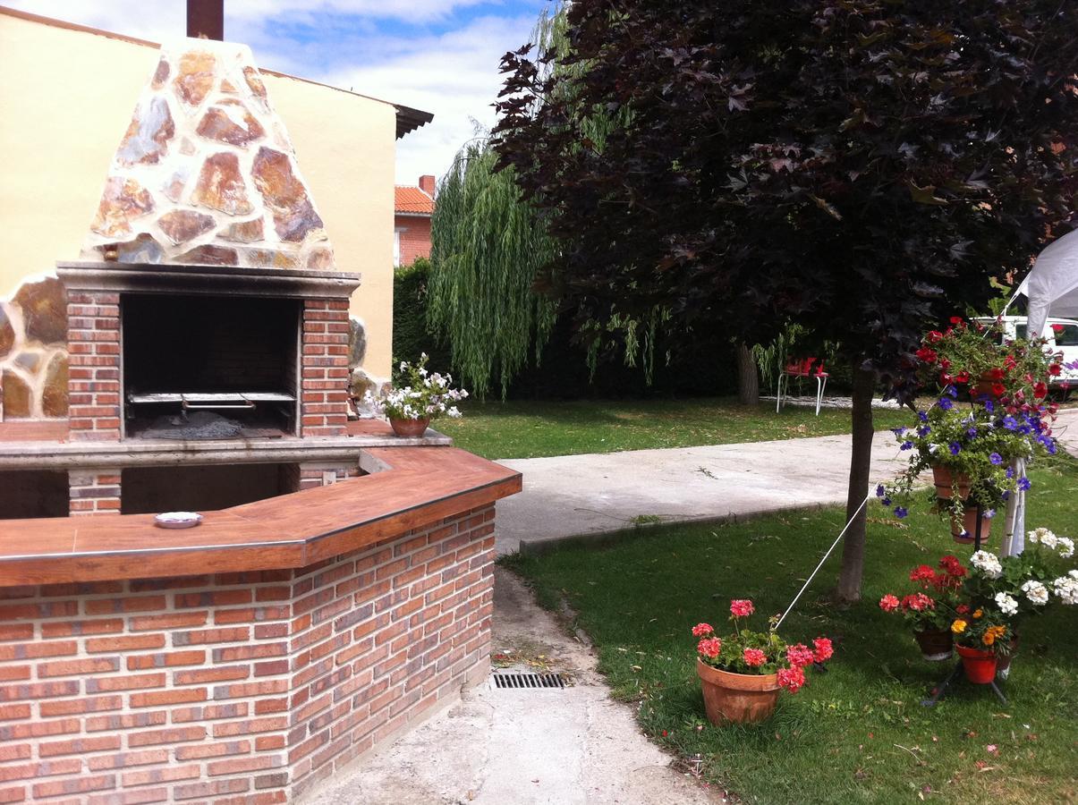 Hostal Carazo Torquemada Exterior foto